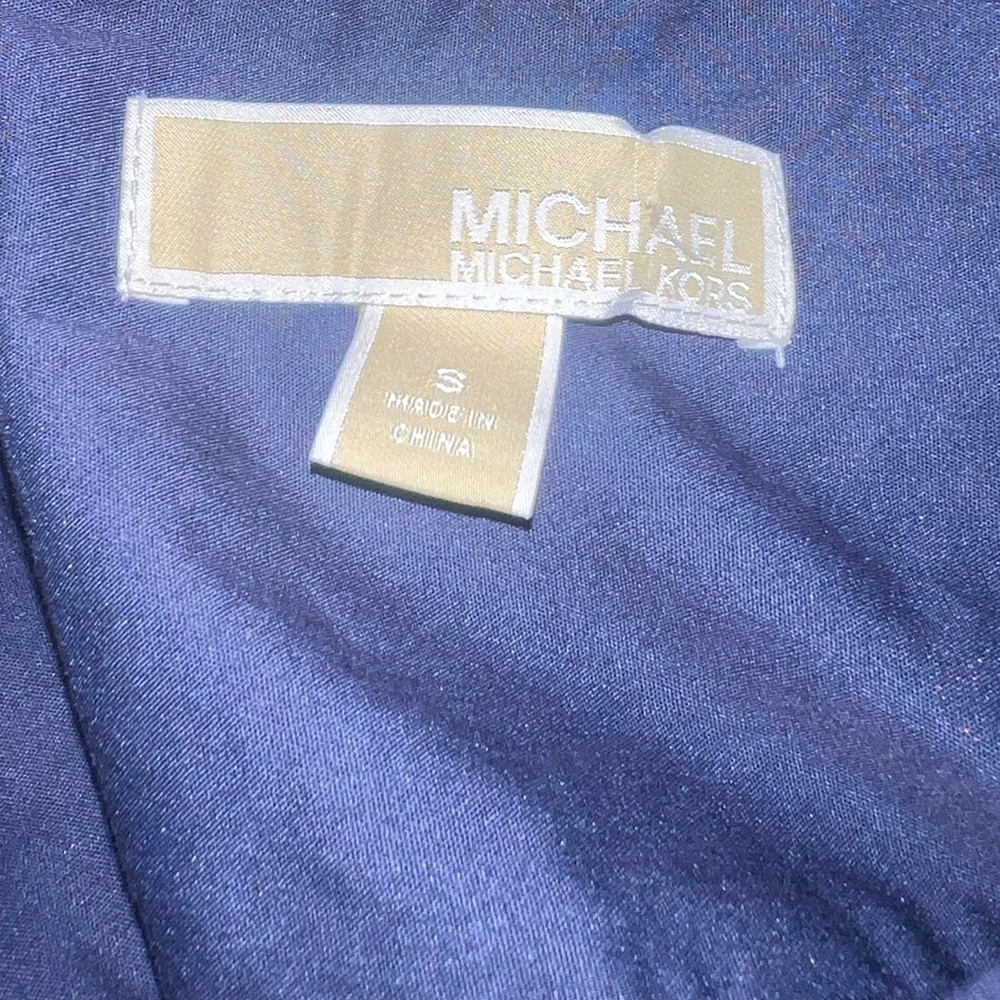 Michael kors- Navy button up top with white flowers - Picture 7 of 8